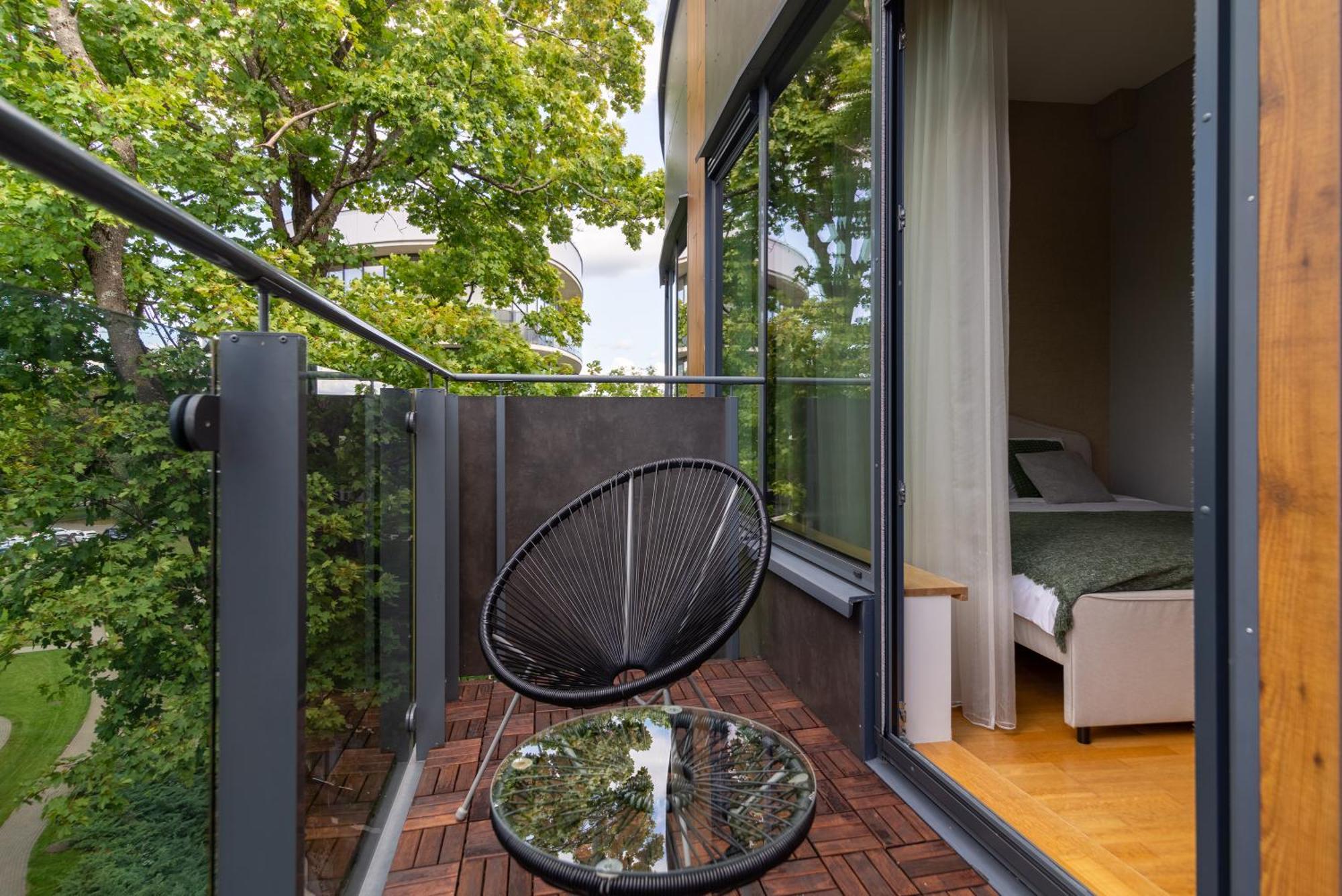 2 Bedroom Apt, 2 Garage Spots & Balconies, Self Check-In, By Cohost Druskininkai Esterno foto