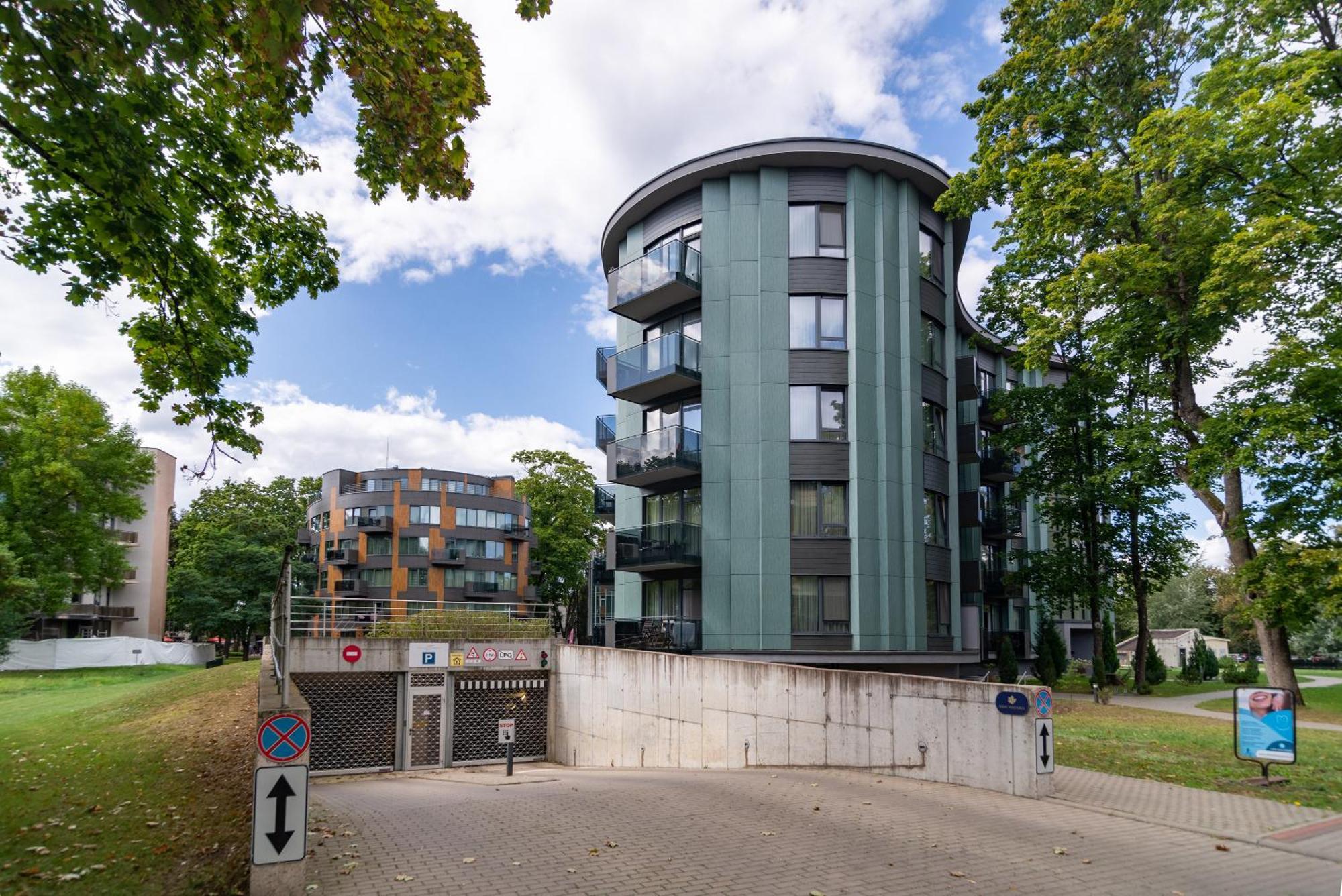 2 Bedroom Apt, 2 Garage Spots & Balconies, Self Check-In, By Cohost Druskininkai Esterno foto
