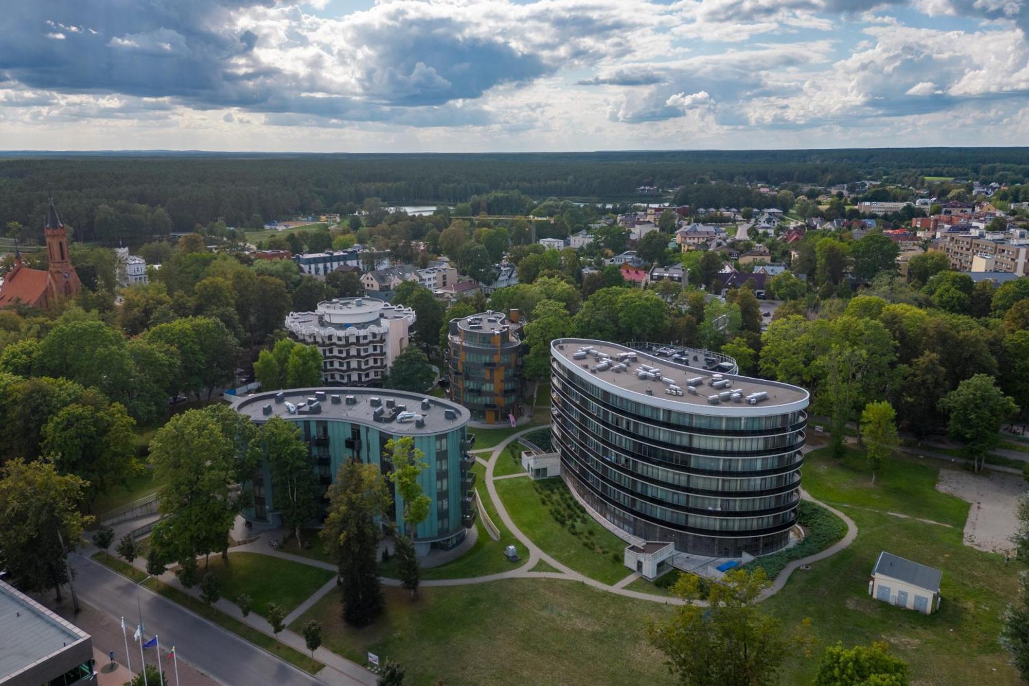 2 Bedroom Apt, 2 Garage Spots & Balconies, Self Check-In, By Cohost Druskininkai Esterno foto