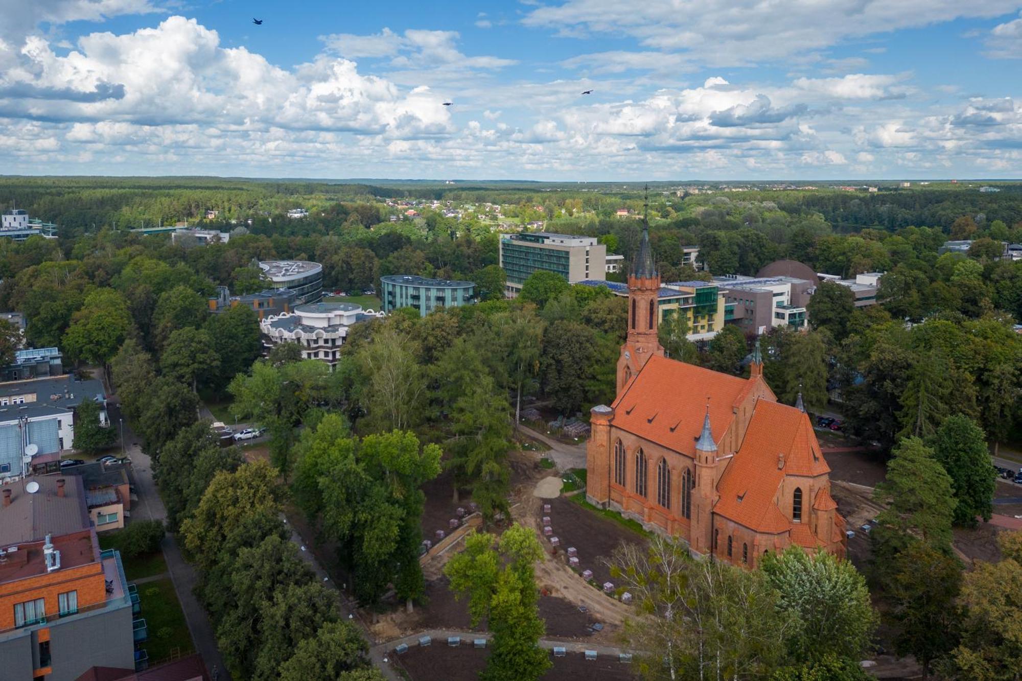2 Bedroom Apt, 2 Garage Spots & Balconies, Self Check-In, By Cohost Druskininkai Esterno foto