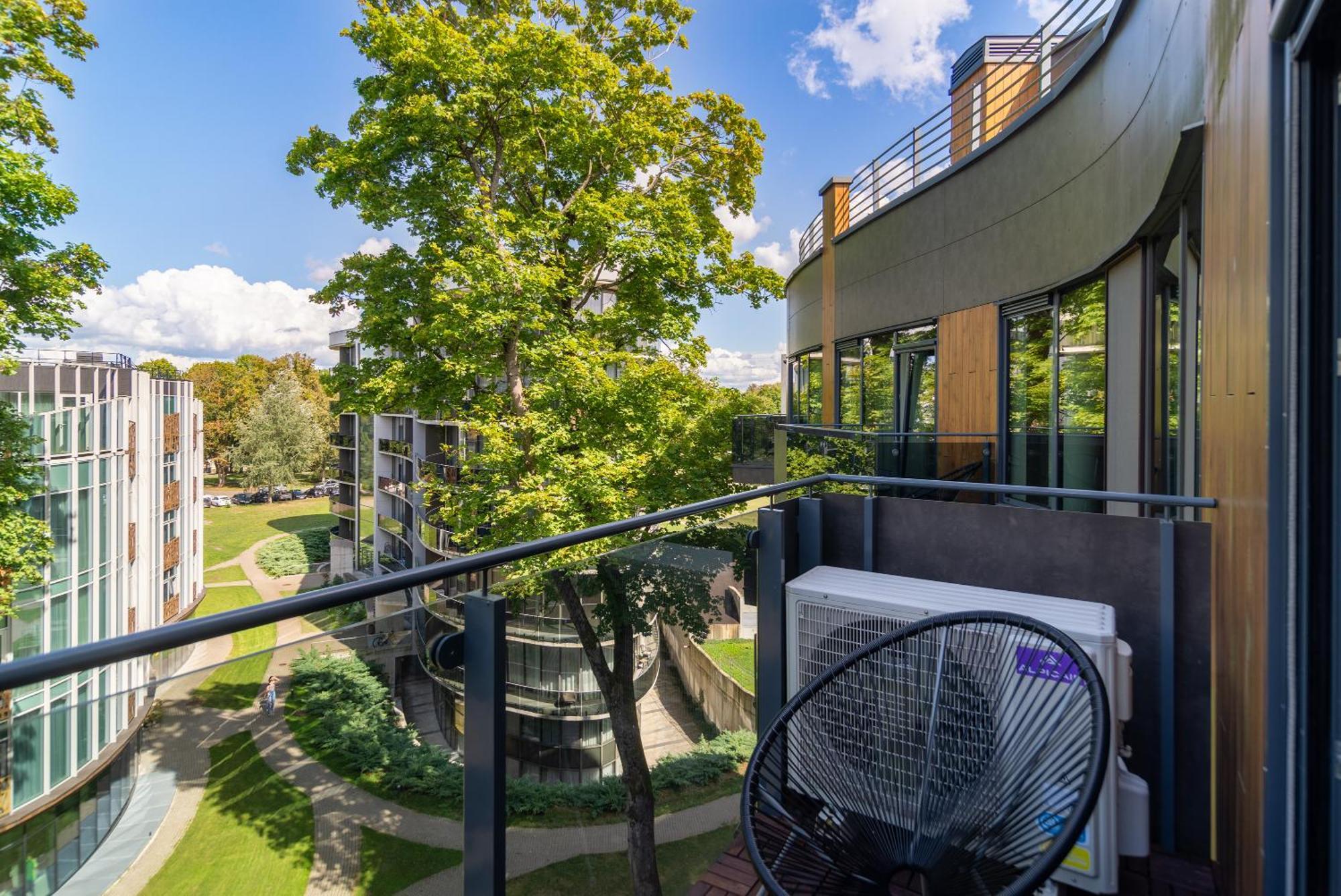2 Bedroom Apt, 2 Garage Spots & Balconies, Self Check-In, By Cohost Druskininkai Esterno foto