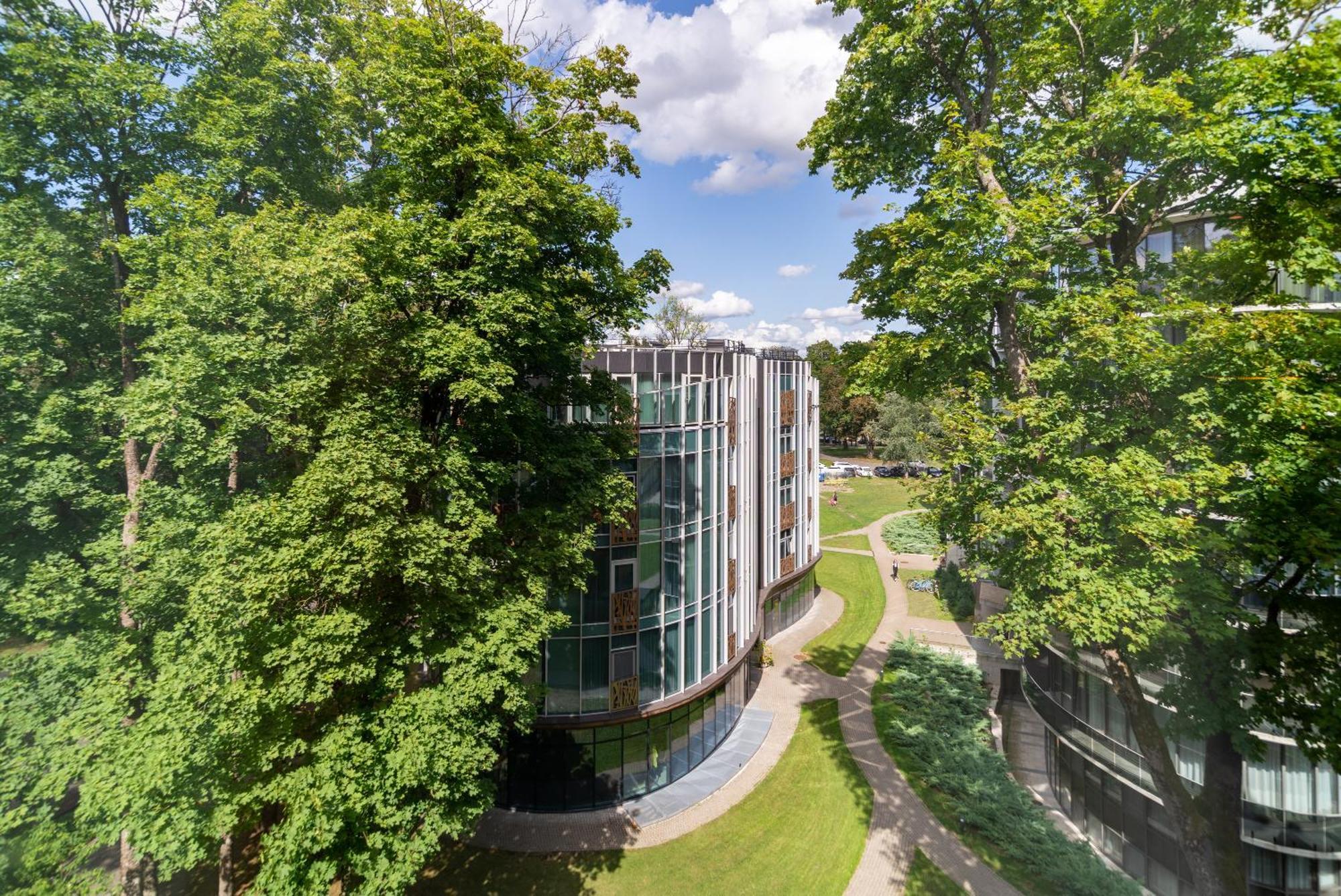 2 Bedroom Apt, 2 Garage Spots & Balconies, Self Check-In, By Cohost Druskininkai Esterno foto